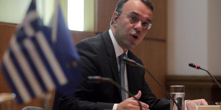 Ο αναπληρωτής υπουργός Οικονομικών Χρήστος Σταϊκούρας παρουσιάσει τον Προϋπολογισμό του 2015 κατά τη διάρκεια συνέντευξης τύπου στο Γενικό Λογιστήριο του Κράτους, Αθήνα, την Παρασκευή 21 Νοεμβρίου 2015. ΑΠΕ-ΜΠΕ/ ΑΠΕ-ΜΠΕ / ΣΥΜΕΛΑ ΠΑΝΤΖΑΡΤΖΗ
