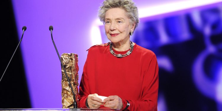 epa03596370 French actress Emmanuelle Riva receives the Best Actress award for her role in 'Amour' during the 38th annual Cesar awards ceremony held at the Chatelet Theatre in Paris, France, 22 February 2013. EPA/YOAN VALAT