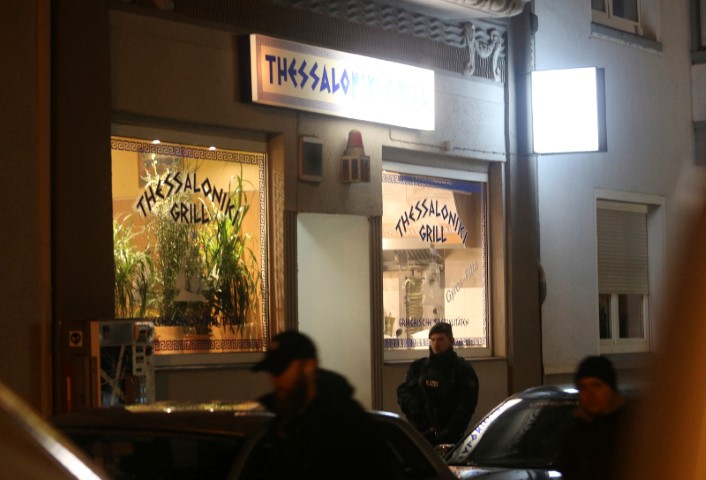 Το ελληνικό εστιατόριο "Thessaloniki Grill" στην πόλη Χέρνε, όπου παραδόθηκε ο 19χρονος στην αστυνομία.