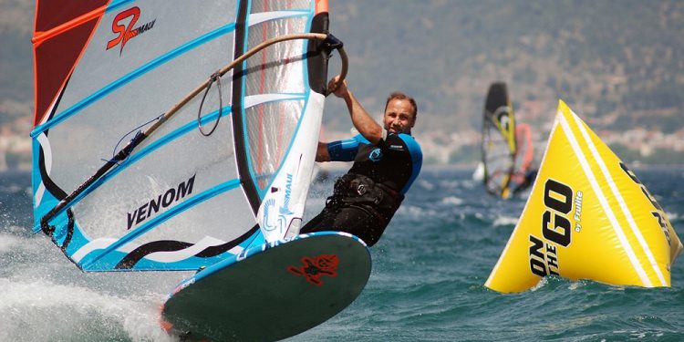 slalom-windsurf