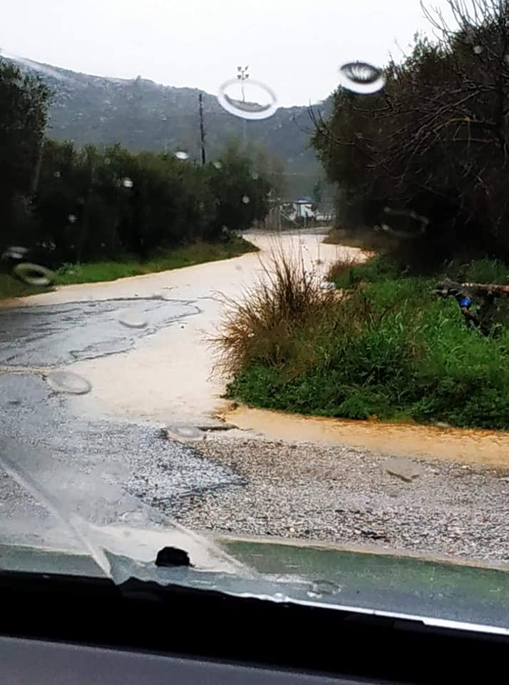 Δρόμος προς το γήπεδο Καστελίου (φώτο Νηστικάκη Μαρία, Μετεωκρήτες).