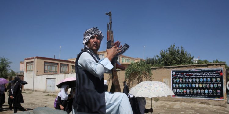 afganistan-afganos-stratiotis