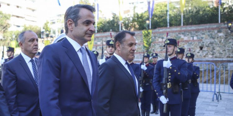 kyriakos-mitsotakis-panagiotopoulos-parelasi