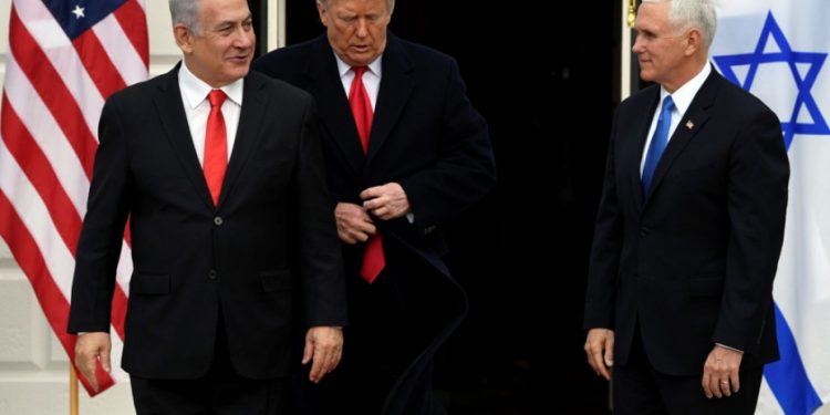 trump-pens-netanyahou-19112019-ap