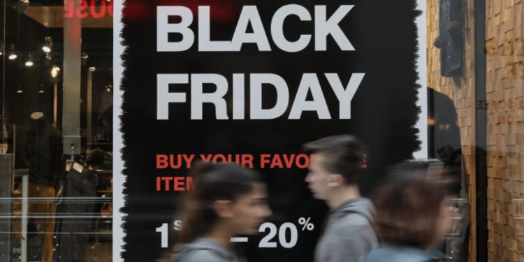 black-friday-vitrina-kosmos