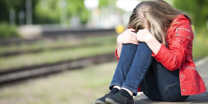 bullying-koritsi-sxoleio-400-696x348
