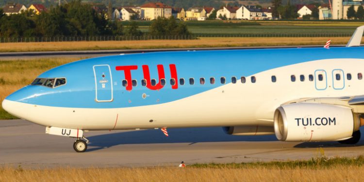 tui-myti-aeroplanou