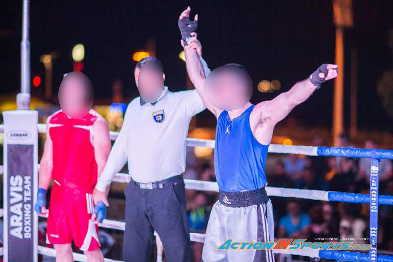 Στιγμιότυπο από αγώνα kick boxing στον οποίο νίκησε ο γιος του 63χρονου.