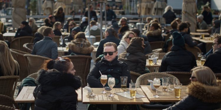 sweden-koronoios-kosmos-cafe-plateia