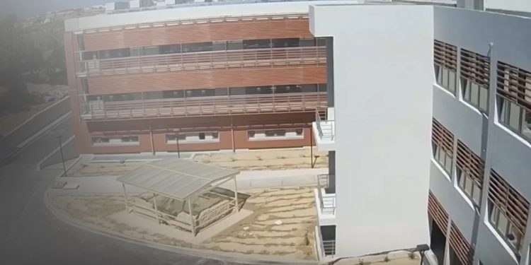 venizeleio-nea-pteriga-exo