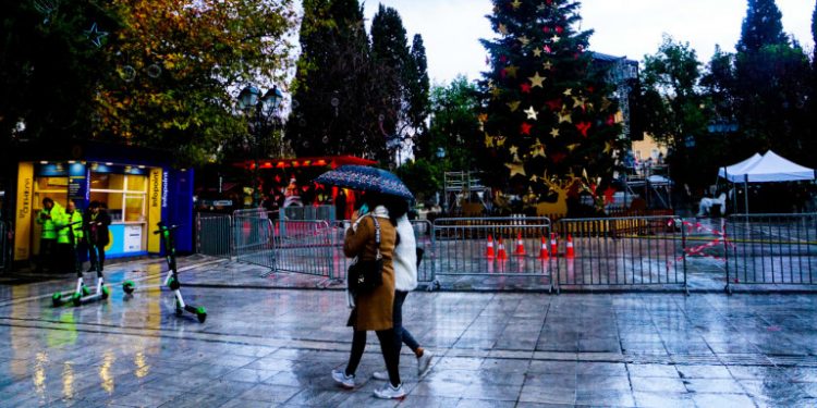 gynaikes-omprela-syntagma-xristougeniatiko-dentro
