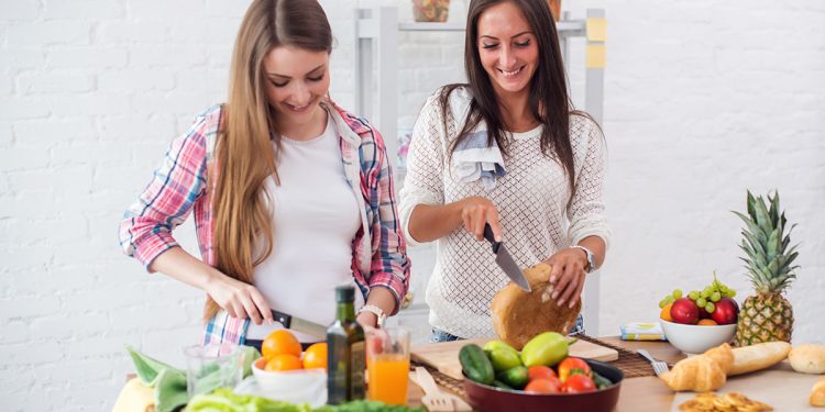 women_cooking