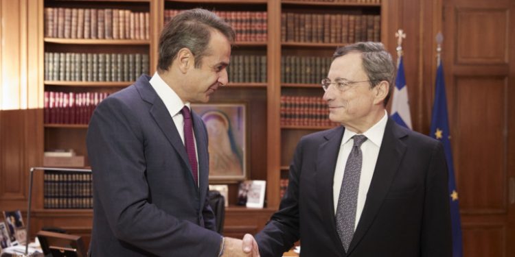 kyriakos-mitsotakis-xeria-me-draghi