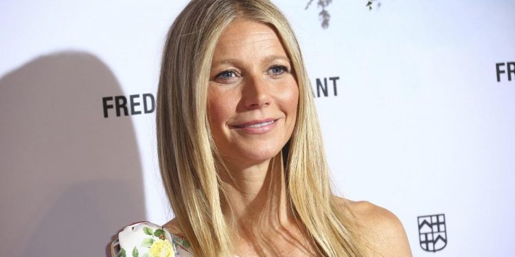 gwyneth-paltrow-floral-forema