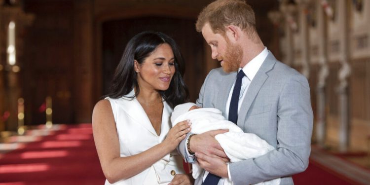 ap-meghanmarkle-princeharry-baby-1