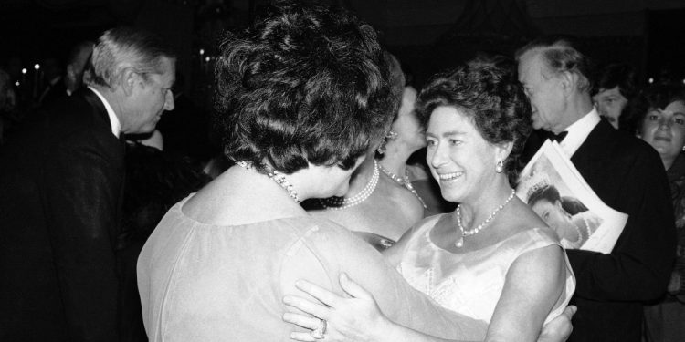 elizabeth_taylor_princessmargaret_ap