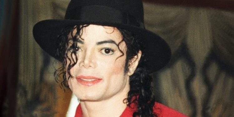 michael_jackson_1996_red_u_billboard_1548