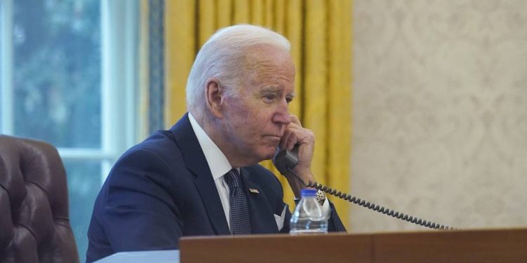 biden_phone_call_ap_1344127