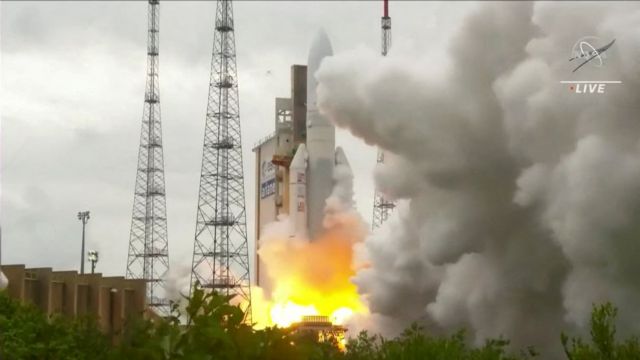 FILE PHOTO: Arianespace's Ariane 5 rocket, with NASAÕs James Webb Space Telescope onboard, launches from EuropeÕs Spaceport, the Guiana Space Center in Kourou, French Guiana December 25, 2021 in a still image from video.   NASA/NASA TV/Handout via REUTERS.  MANDATORY CREDIT. THIS IMAGE HAS BEEN SUPPLIED BY A THIRD PARTY./File Photo