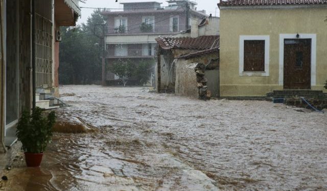 Disaster; flood; floods; rain; street; weather; Αθήνα; βροχή; δρόμος; καταιγίδα; καταστροφή; νερά; νερό; πλημμύρα; πλημμύρες; Μάνδρα; Mandra; mud; λάσπη;