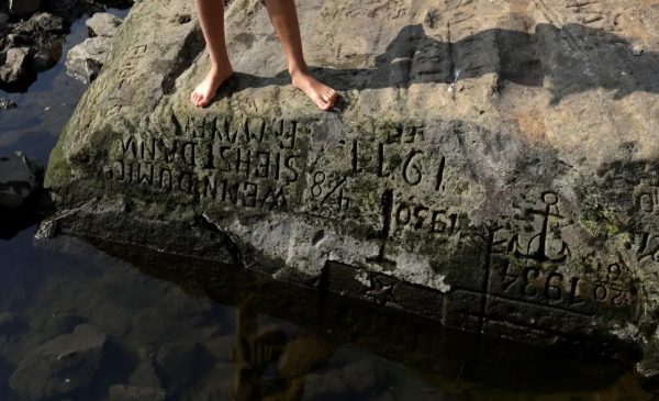 stones2-600x365