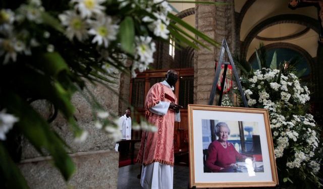 Congregants attend a memorial service for the late Queen Elizabeth II at the Anglican Cathedral of St Mary and All Saints in Harare, Zimbabwe September 15, 2022. REUTERS/Philimon Bulawayo