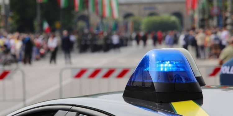 806x378-man-injures-three-policemen-with-knife-in-budapest-one-of-them-dies-police-1673592118986