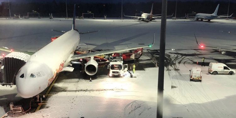 manchester_airport_snow