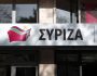 Ταμπέλα με το νέο τίτλο του κόμματος και το νέο έμβλημα βρίσκεται τοποθετημένη στα κεντρικά γραφεία του κόμματος στην πλατεία Κουμουνδούρου, Αθήνα, Δευτέρα 30 Δεκεμβρίου 2013. Αλλάζει από 1-1-2014 ο τίτλος του κόμματος από ΣΥΡΙΖΑ-Ενωτικό Κοινωνικό μέτωπο σε Συνασπισμό Ριζοσπαστικής Αριστεράς με έμβλημα του κόμματος ένα πεντάκτινο κίτρινο αστέρι πίσω από τρεις κυματίζουσες σημαίες χρώματος – κατά σειρά- κόκκινο, πράσινο και μοβ. ΑΠΕ-ΜΠΕ/ΑΠΕ-ΜΠΕ/ΑΛΚΗΣ ΚΩΝΣΤΑΝΤΙΝΙΔΗΣ