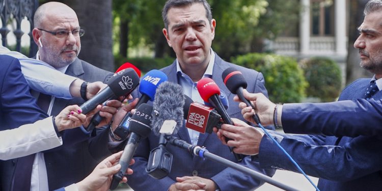 tsipras_diloseis_arthro