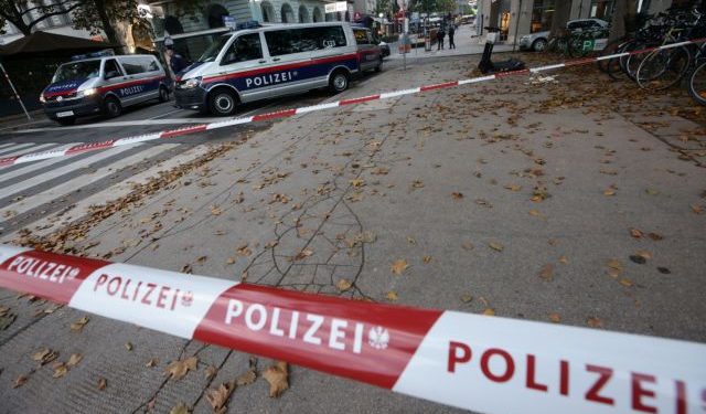 A police line is seen after exchanges of gunfire in Vienna, Austria November 3, 2020. REUTERS/Lisi Niesner