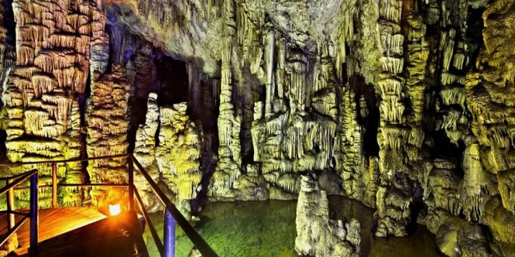 diktaean-cave-1