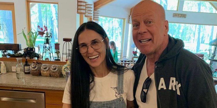 demi-moore-bruce-willis-today-jm-inline-220320-911aea