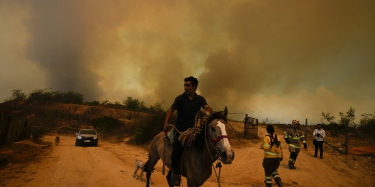 APTOPIX Chile Fires