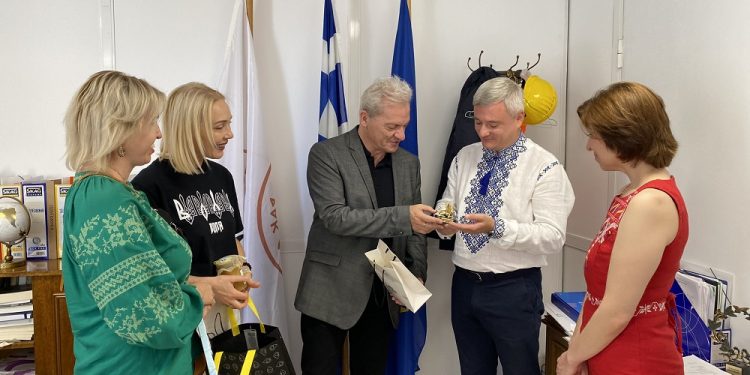 kalokairinos_oukranoi_1
