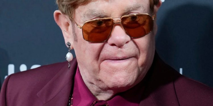 elton-john-mpornto-sakaki-mpornto-poukamiso-gialia-iliou-1