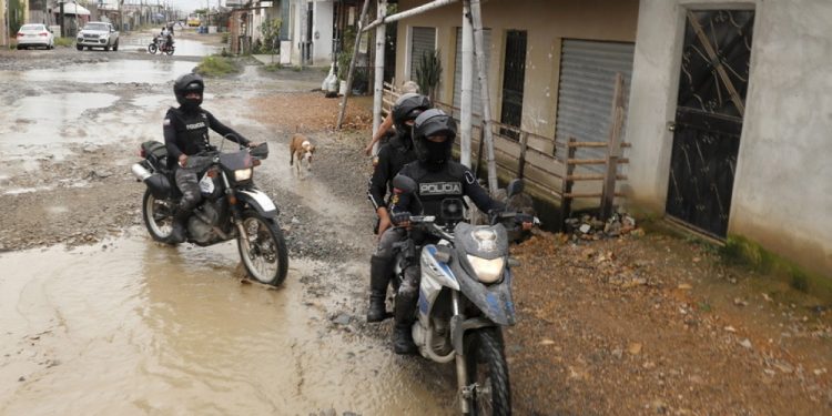 ecuador_police