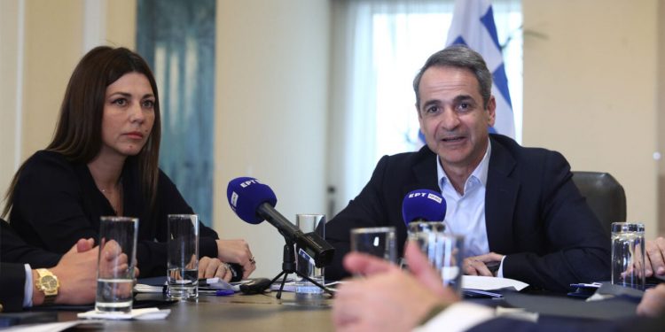 maketa-mitsotakis-upourgeio