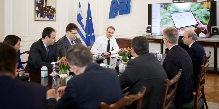 mitsotakis-paroysiasi-mak