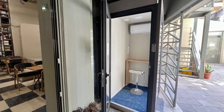 office_booth_1