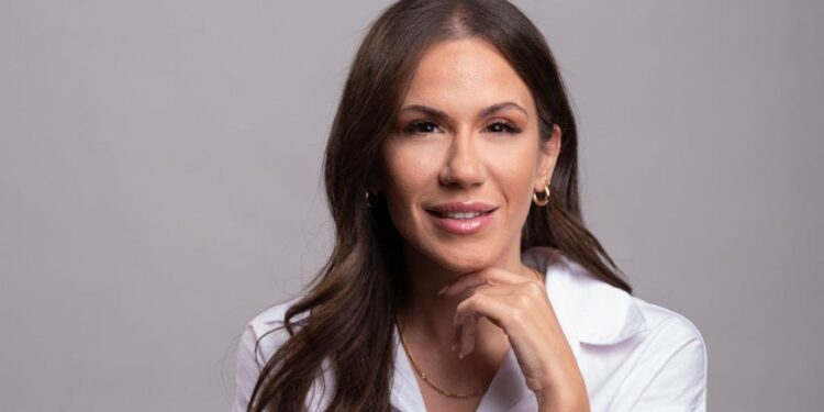 eleni-vatsina-750x375